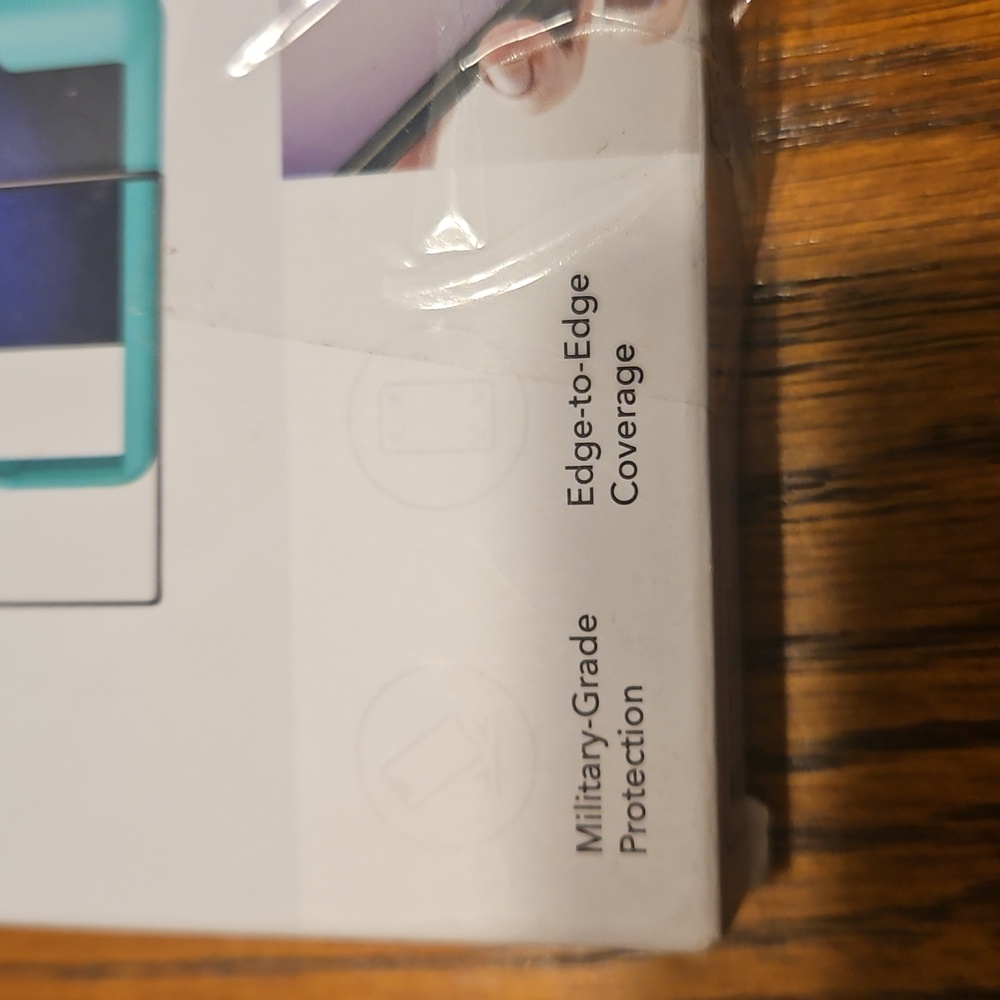 ESR Tempered-Glass Screen Protector - Picture 2 of 3